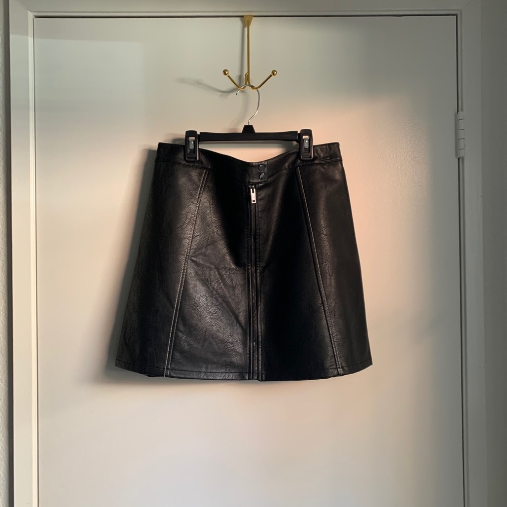 Zara black faux leather skirt